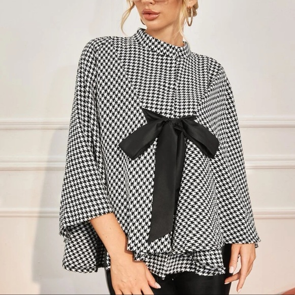 Beautiful woman cape overcoat - Picture 3 of 7